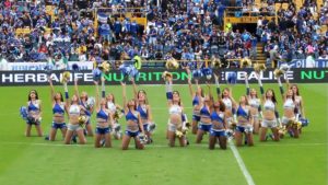 Porristas de Millos en el Estadio